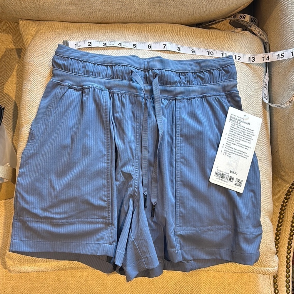 NEW! Lululemon dance studio short 3.5’ length